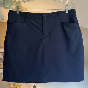 Eddie Bauer Water Resistant Navy Blue Skort size 10